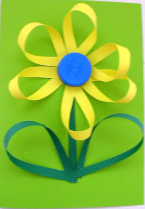 obrazki2 - kwiatuszek z pasków papieru.jpg